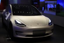 Tesla wznowi produkcję w Szanghaju po uzyskaniu zgody lokalnych władz. Jednak to nie oznacza końca problemów dla sektora motoryzacyjnego.