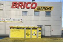 Sieć Bricomarché stawia automaty paczkowe pod własnymi marketami. Bricomaty to autorska usługa click&collect.