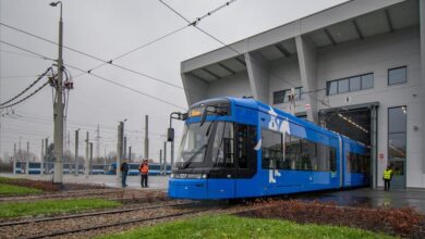 Po Krakowie jeżdżą już cztery nowe tramwaje bez pantografu