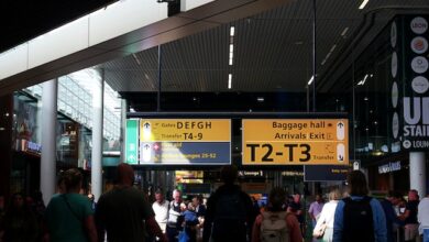 Holenderskie lotnisko Schiphol skontroluje bagaż za pomocą AI