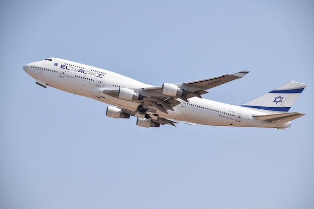 Izraelski przewoźnik El Al zwiększył swoje zyski o… 1000%