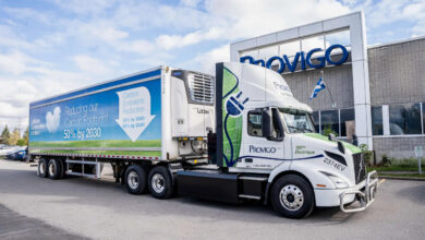 Elektryczne ciężarówki Volvo wożą żywność w Kanadzie