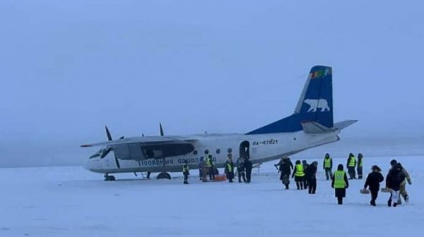 polar airlines wylądował na zamarziętej rzece