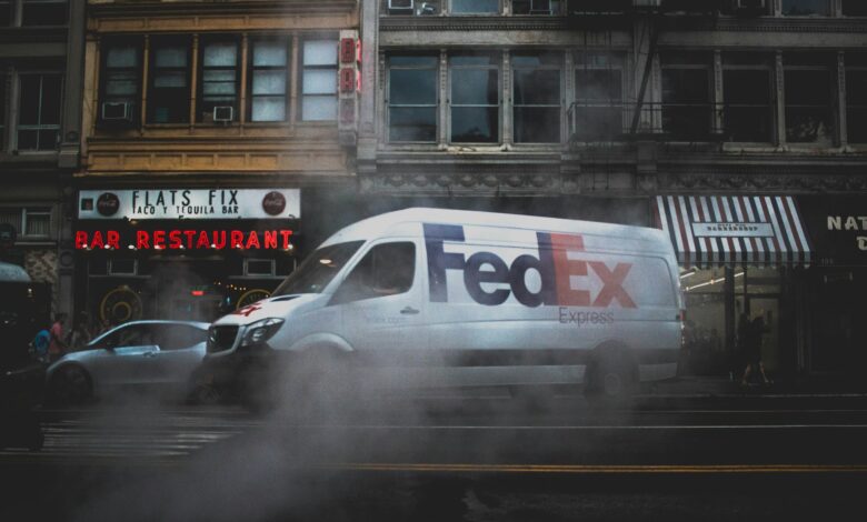 FedEx inwestuje w e-commerce. Oto przyszłość, oto Fdx!