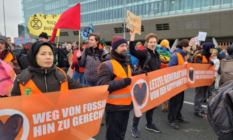 Lotnisko w Hamburgu pozywa aktywistów! Chce odszkodowania