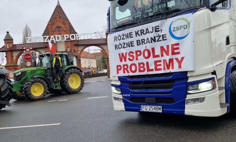 Protest rolników się rozszerza! Polscy transportowcy też strajkują!