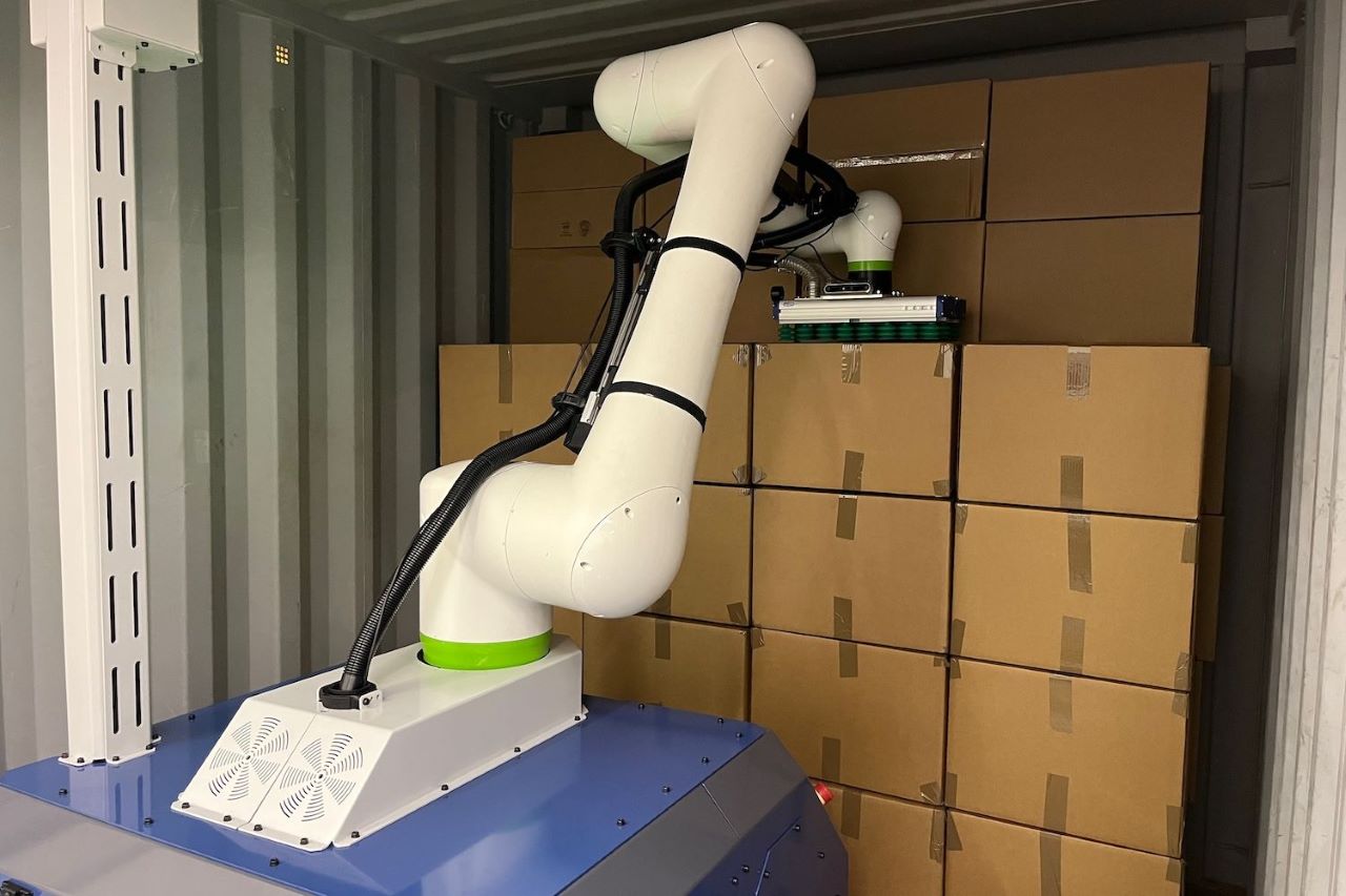 Anyware ujawnia robotyczny system rozładunku ciężarówek